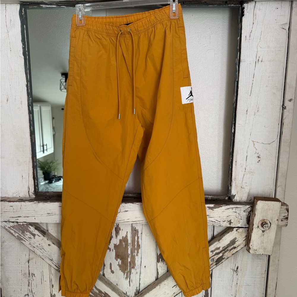 Jordan Men's Mustard/Gold Track Style Streetwear Jogger Pants - MEDIUM